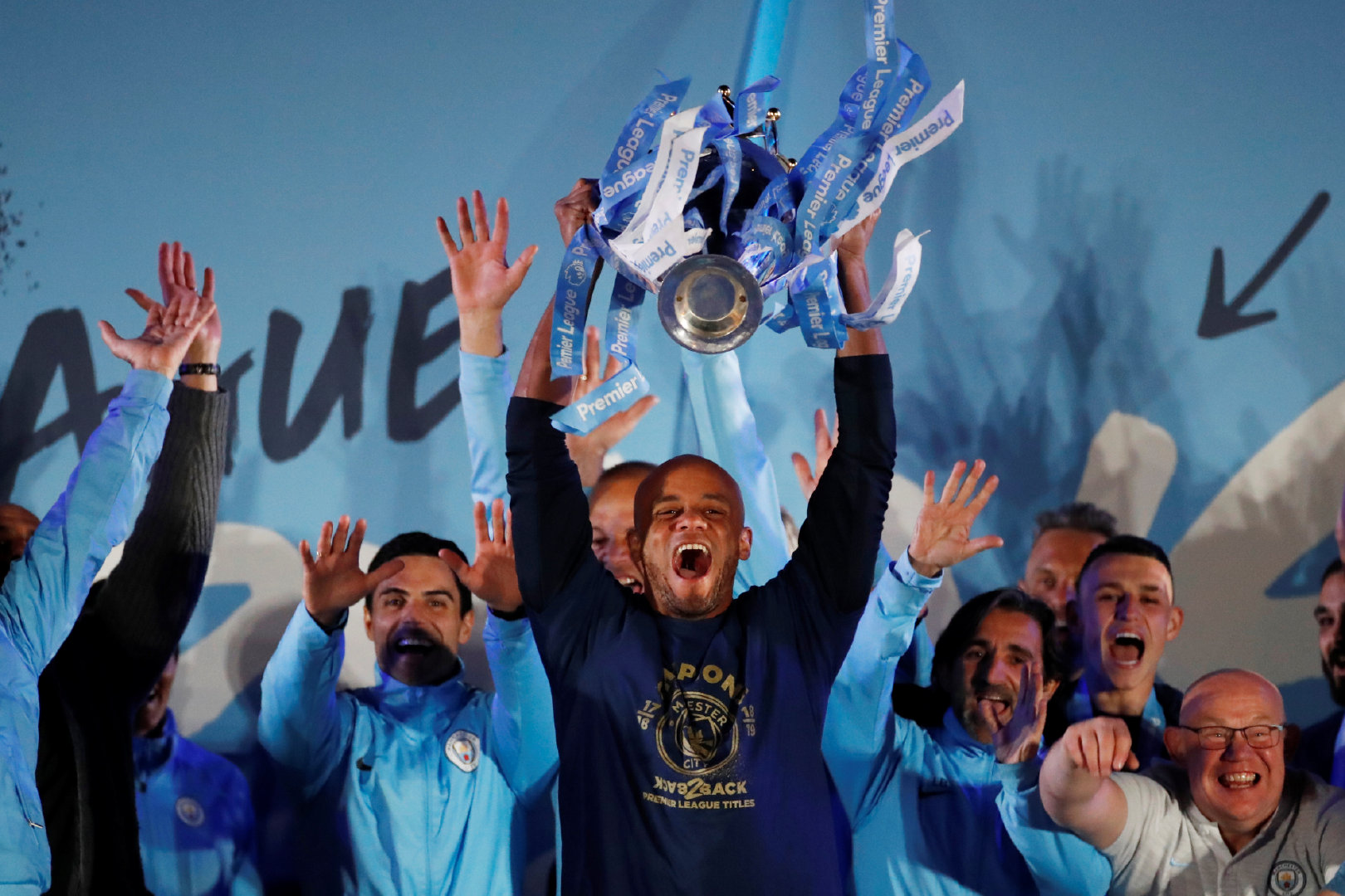 阿森纳曼城英超焦点战：奥巴梅扬对德布劳内，冠军争夺关键对决